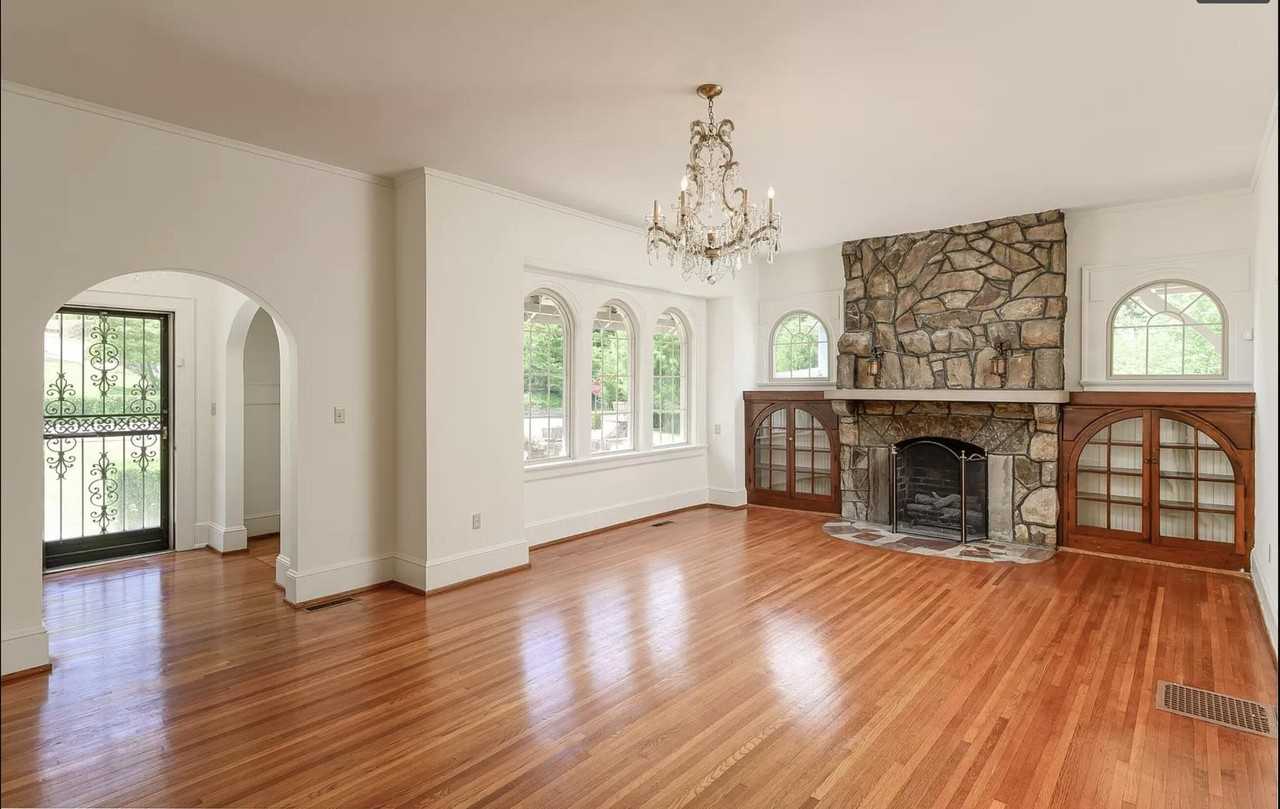 4102 St Elmo Avenue - Photo 3 of 10