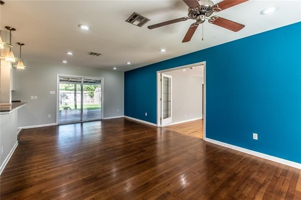 4821 Mable St - Photo 4 of 32