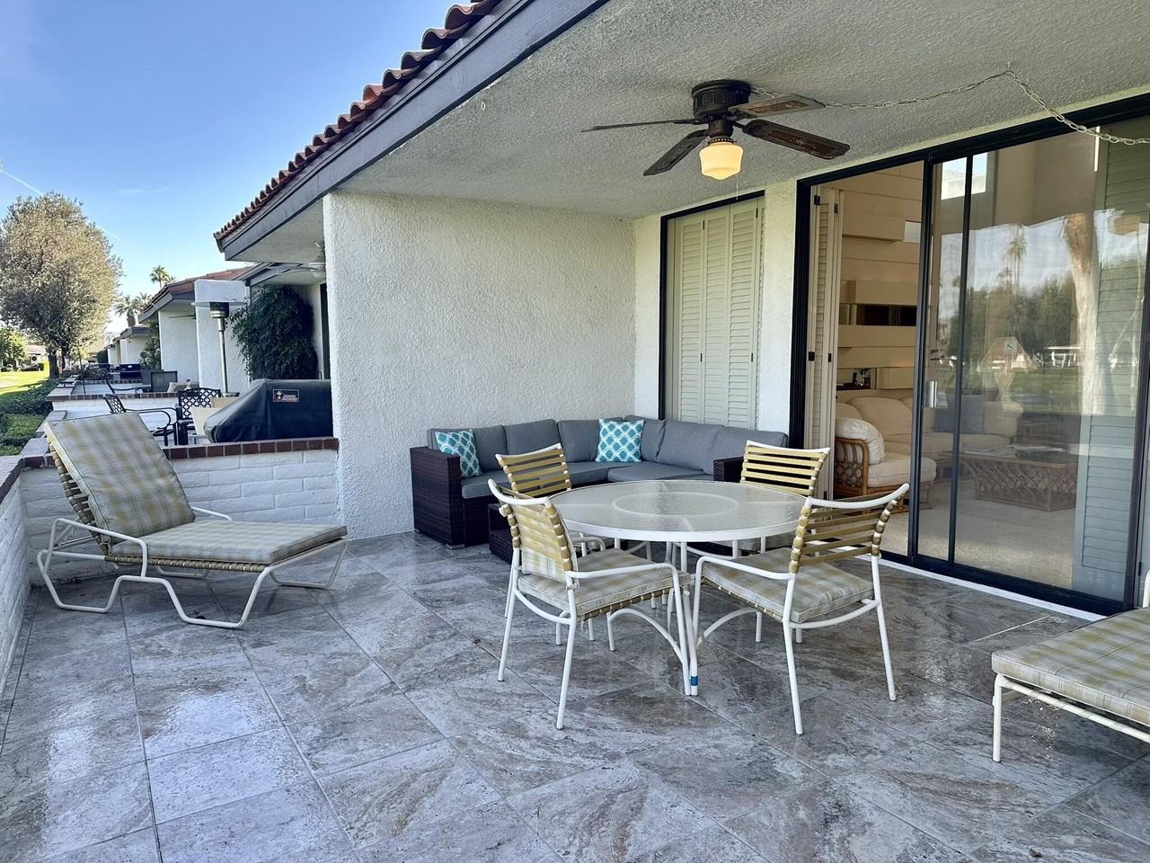 81 Marbella Dr - Photo 2 of 17