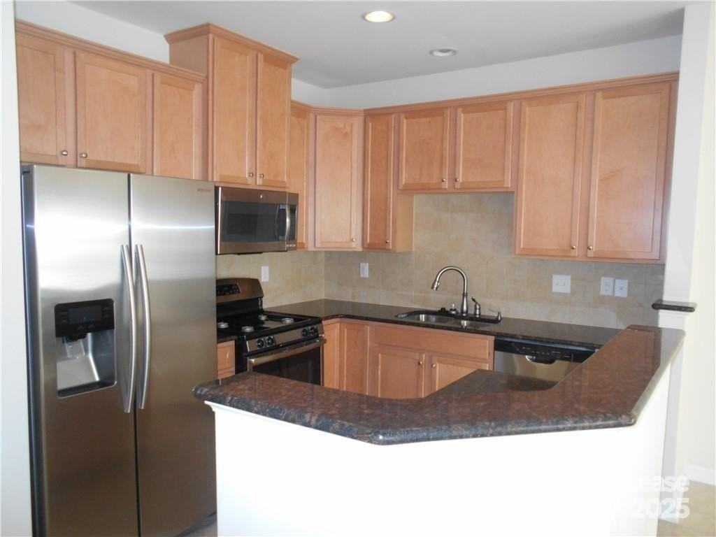 2605 Silverthorn Drive - Photo 4 of 25