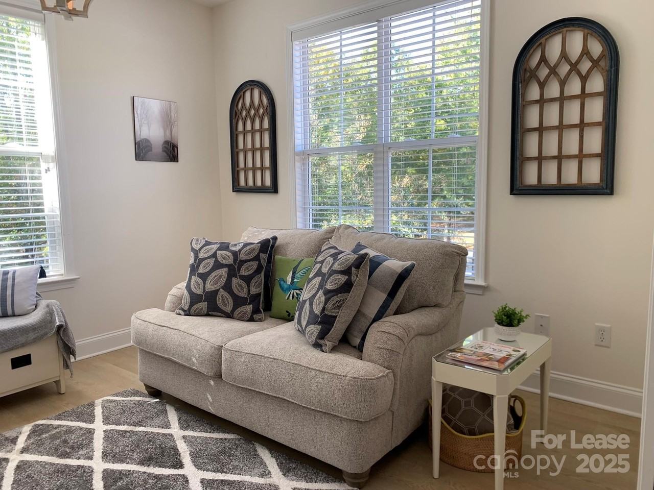 9033 Rosalyn Glen Rd - Photo 5 of 47