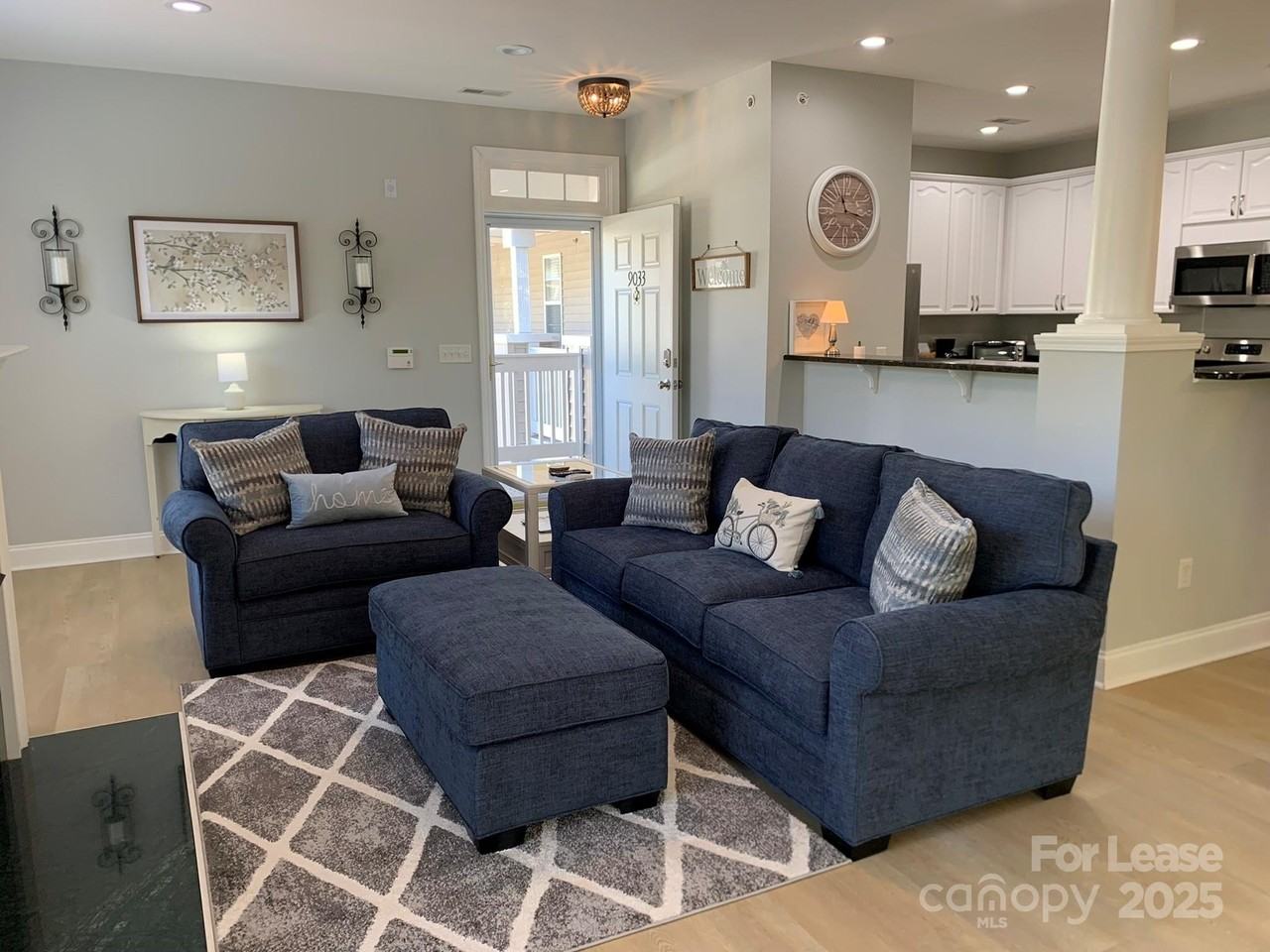 9033 Rosalyn Glen Rd - Photo 6 of 47