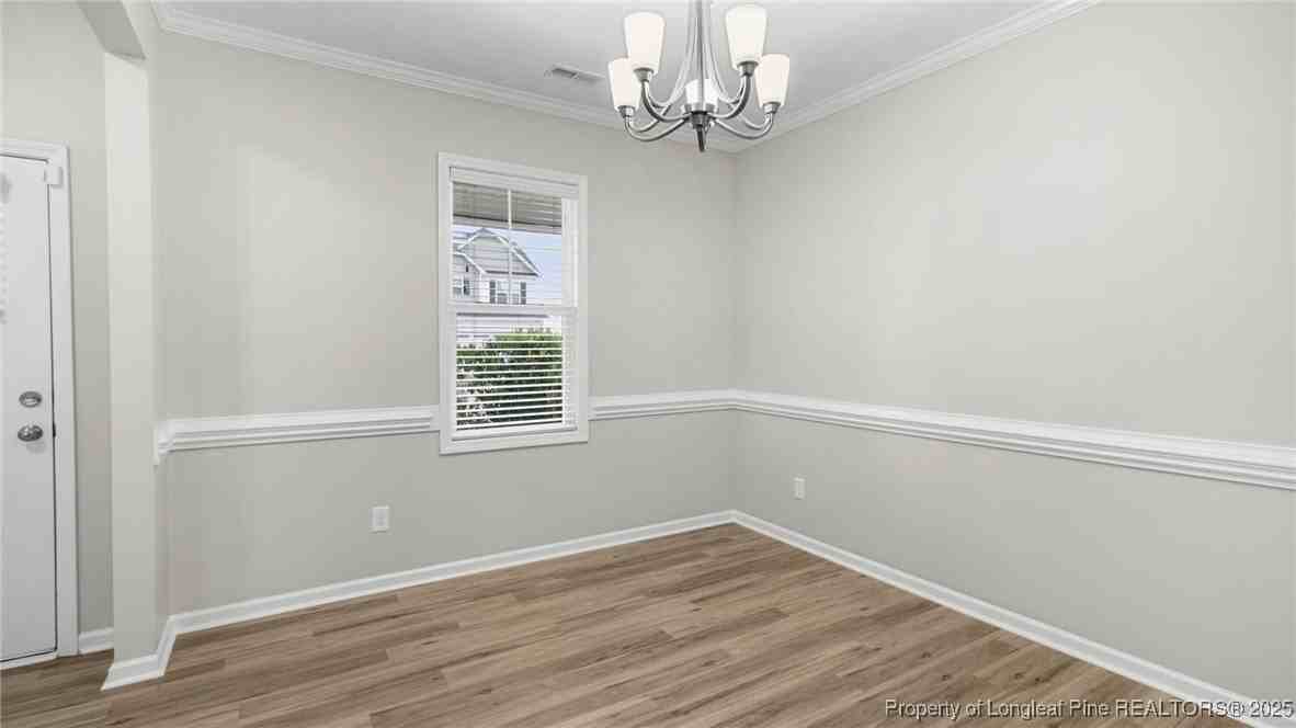 160 Chatfield Dr - Photo 6 of 32