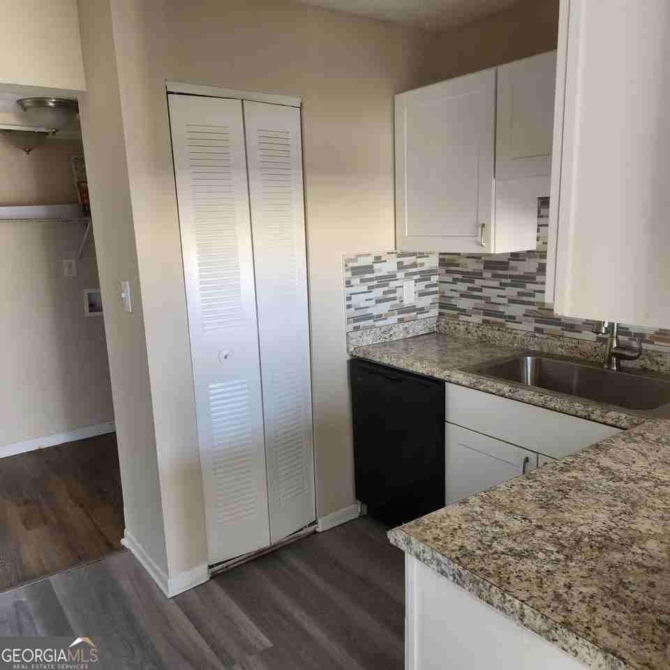 293 Country Club Drive - Photo 5 of 17