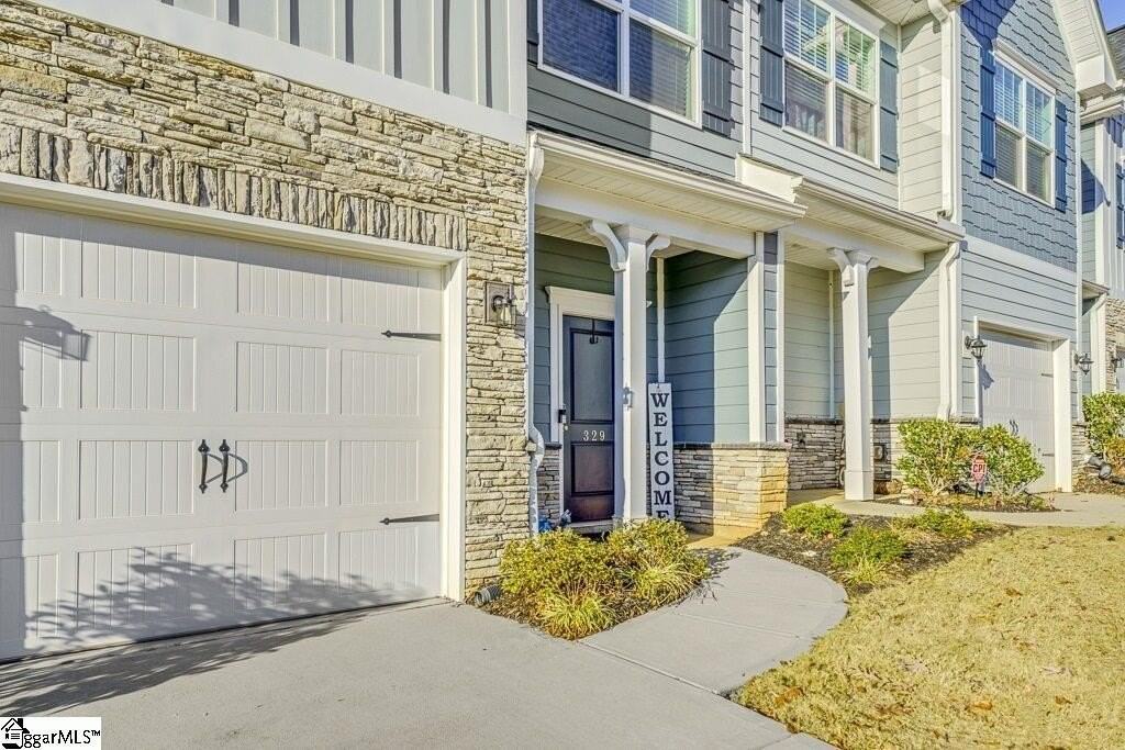 329 Hartland Pl - Photo 2 of 24