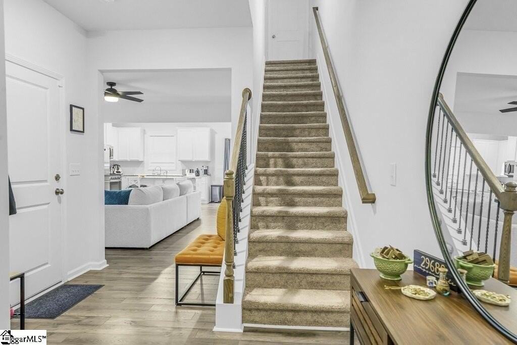 329 Hartland Pl - Photo 3 of 24