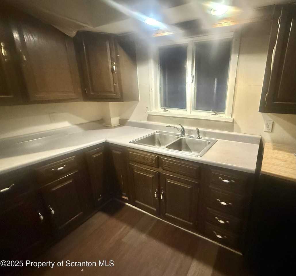 526 N Fillmore Ave - Photo 3 of 6