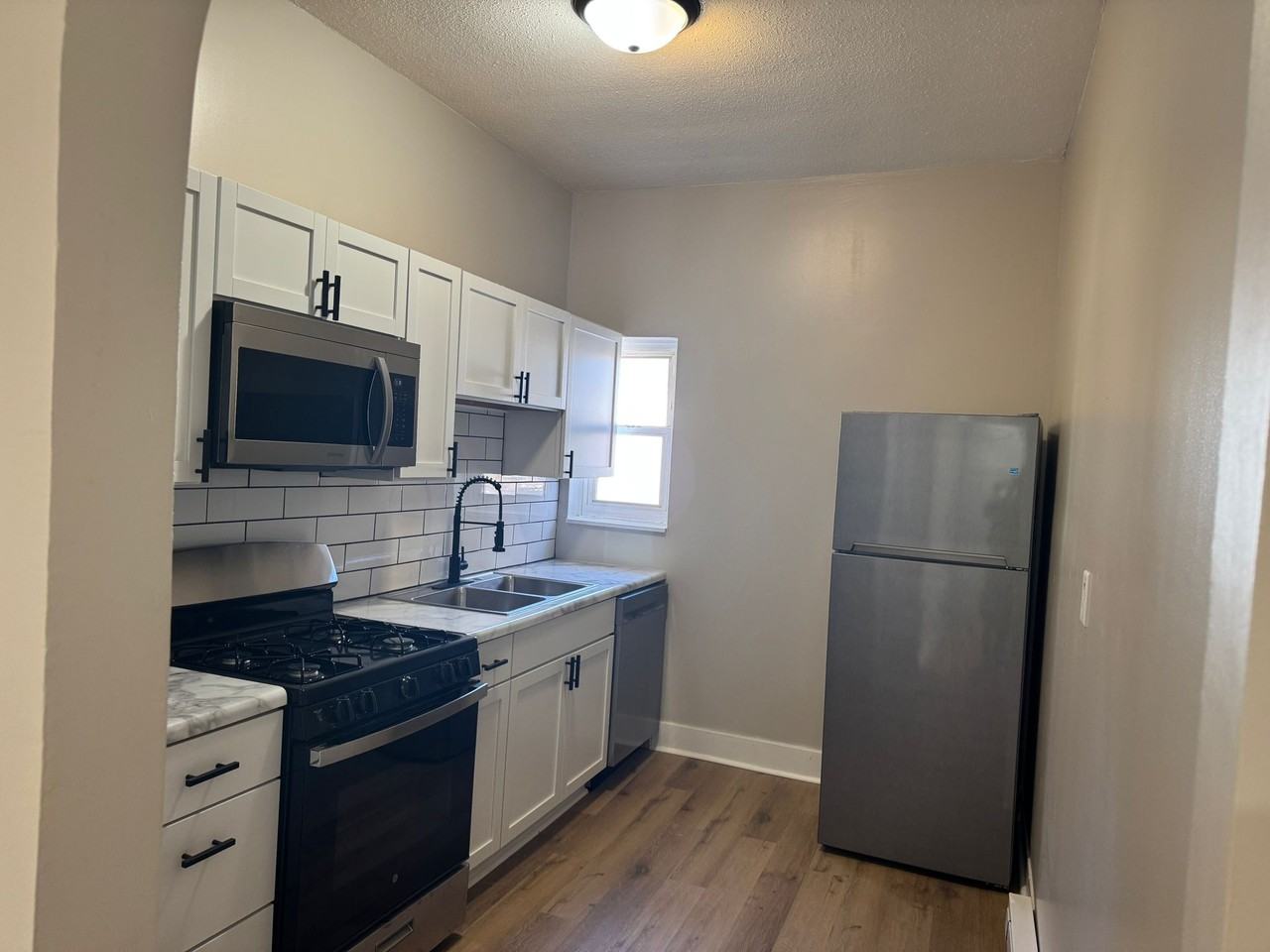 500 South Douglas Avenue - Photo 2 of 15