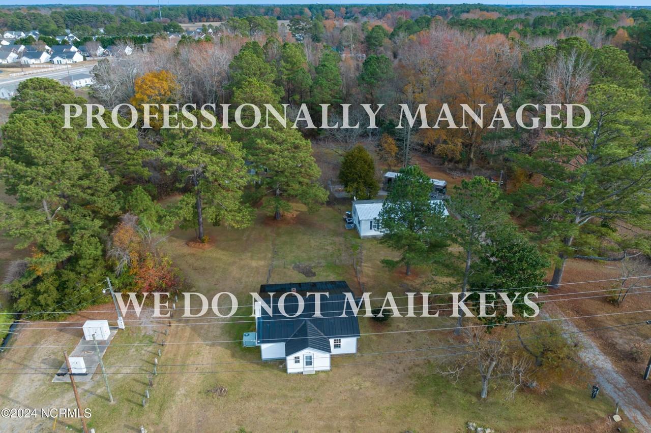 1109 N Winstead Ave - Photo 2 of 18