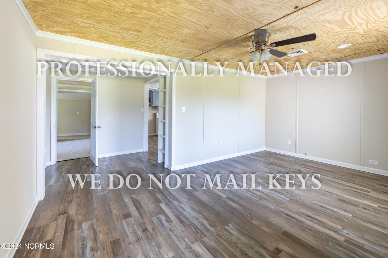 1109 N Winstead Ave - Photo 5 of 18