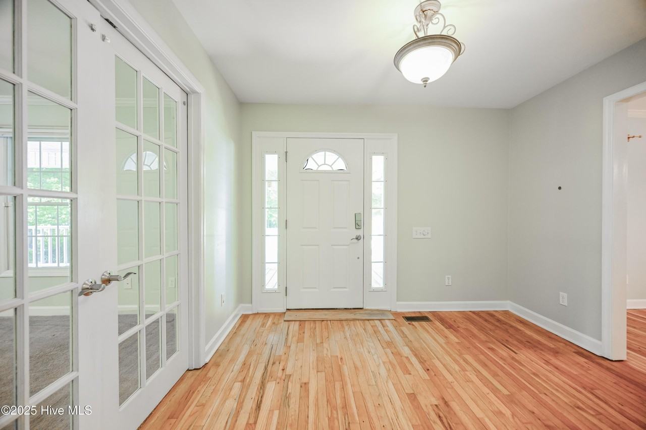 237 River Bend Rd - Photo 3 of 39