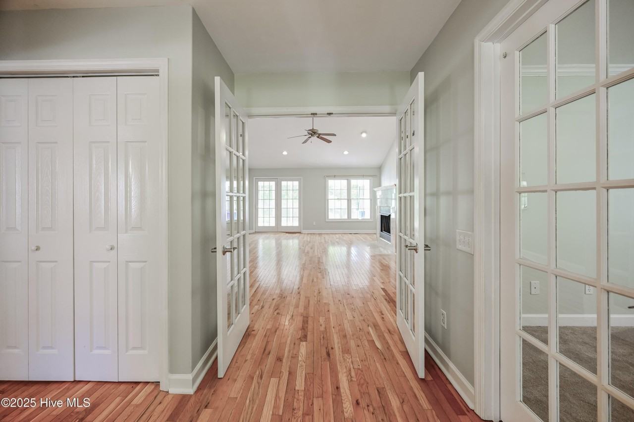 237 River Bend Rd - Photo 4 of 39