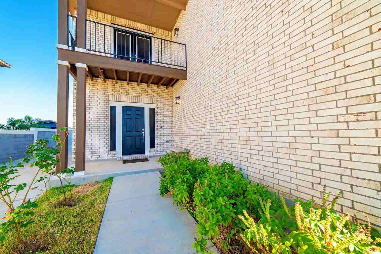 3305 Charolais Dr - Photo 3 of 40