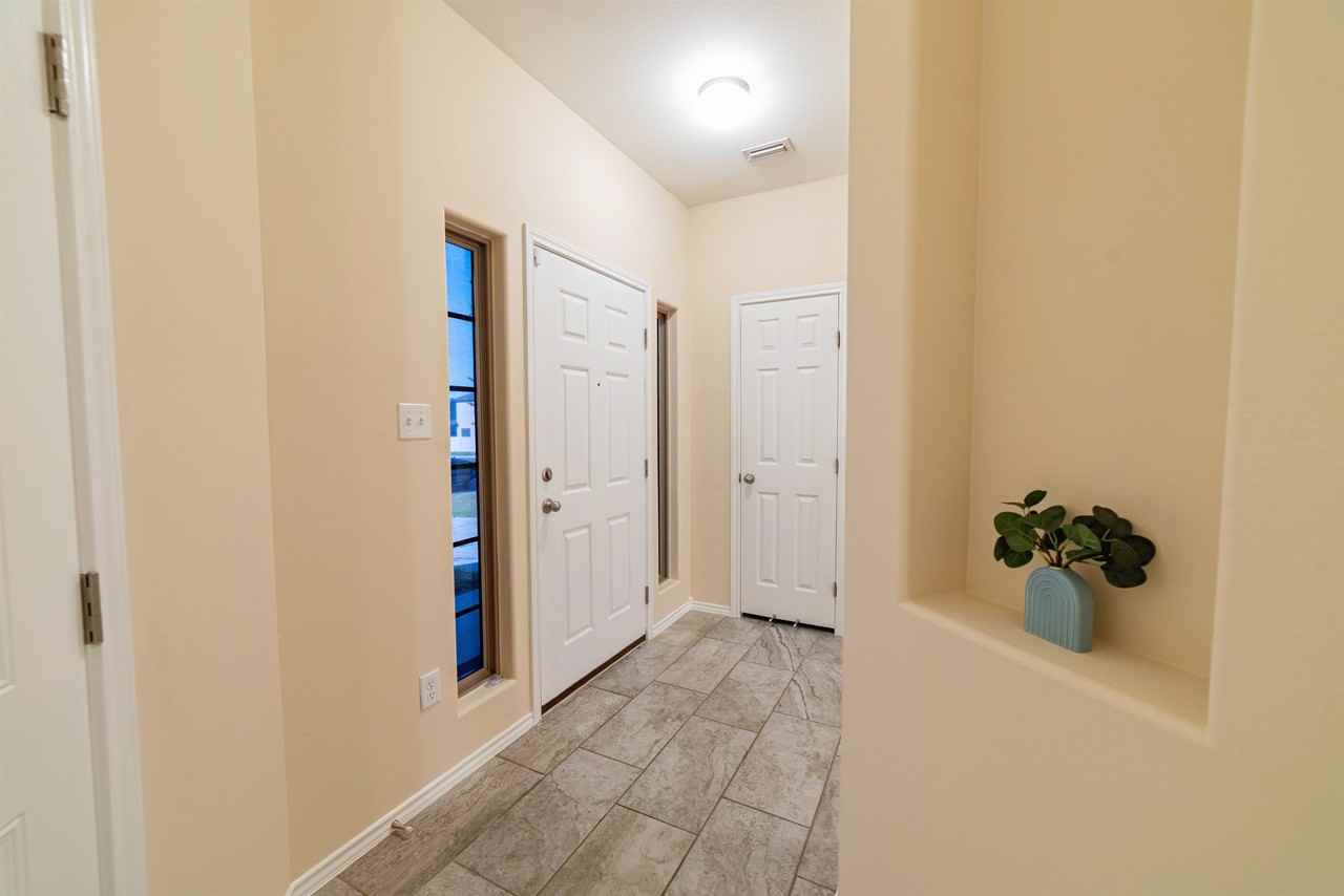 3305 Charolais Dr - Photo 4 of 40