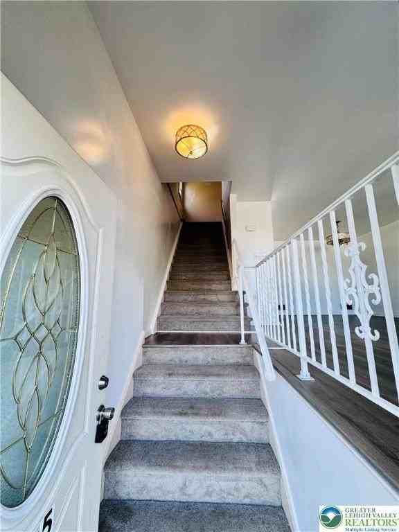 235 Vista Dr - Photo 3 of 30