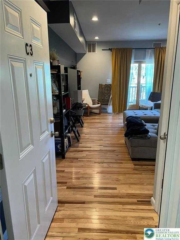 623 Walnut Ave Unit C2 #C2 - Photo 3 of 26