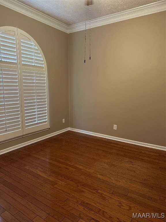 924 Silver Creek Cir - Photo 2 of 9