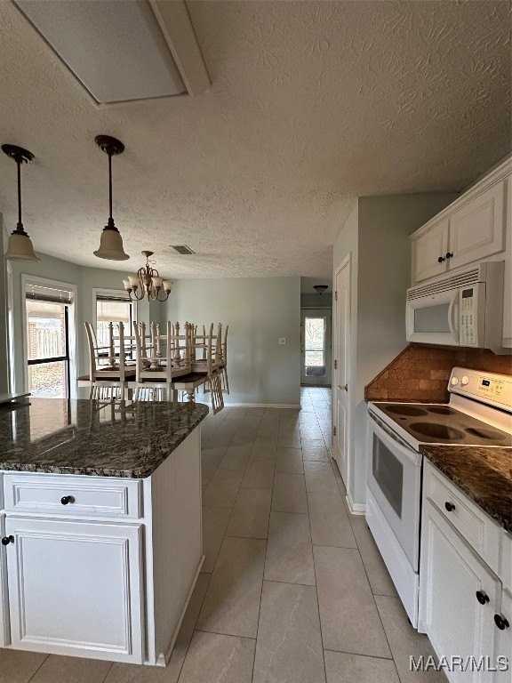 924 Silver Creek Cir - Photo 3 of 9