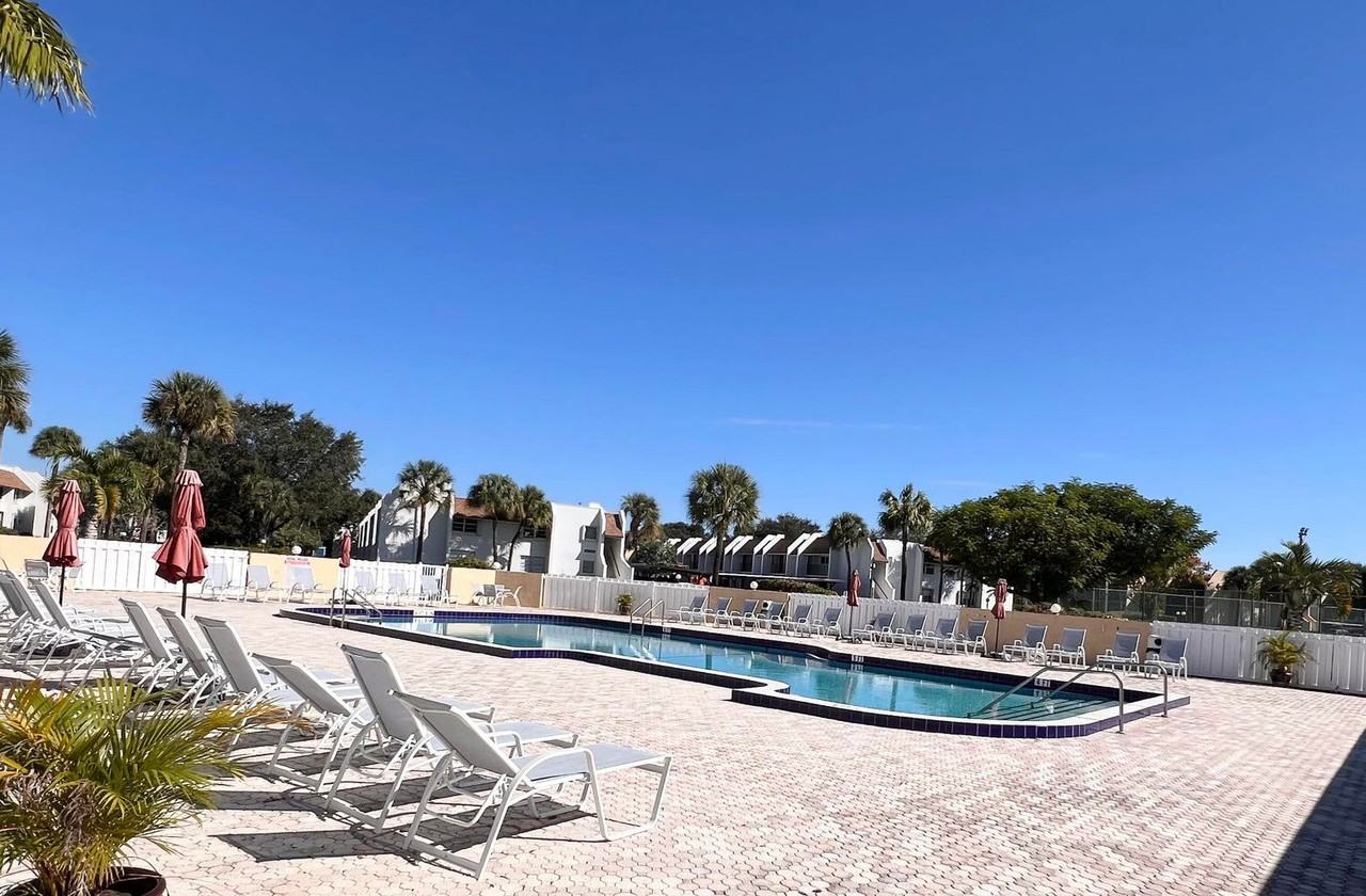 2865 Sw 22nd Ave #108 - Photo 5 of 8