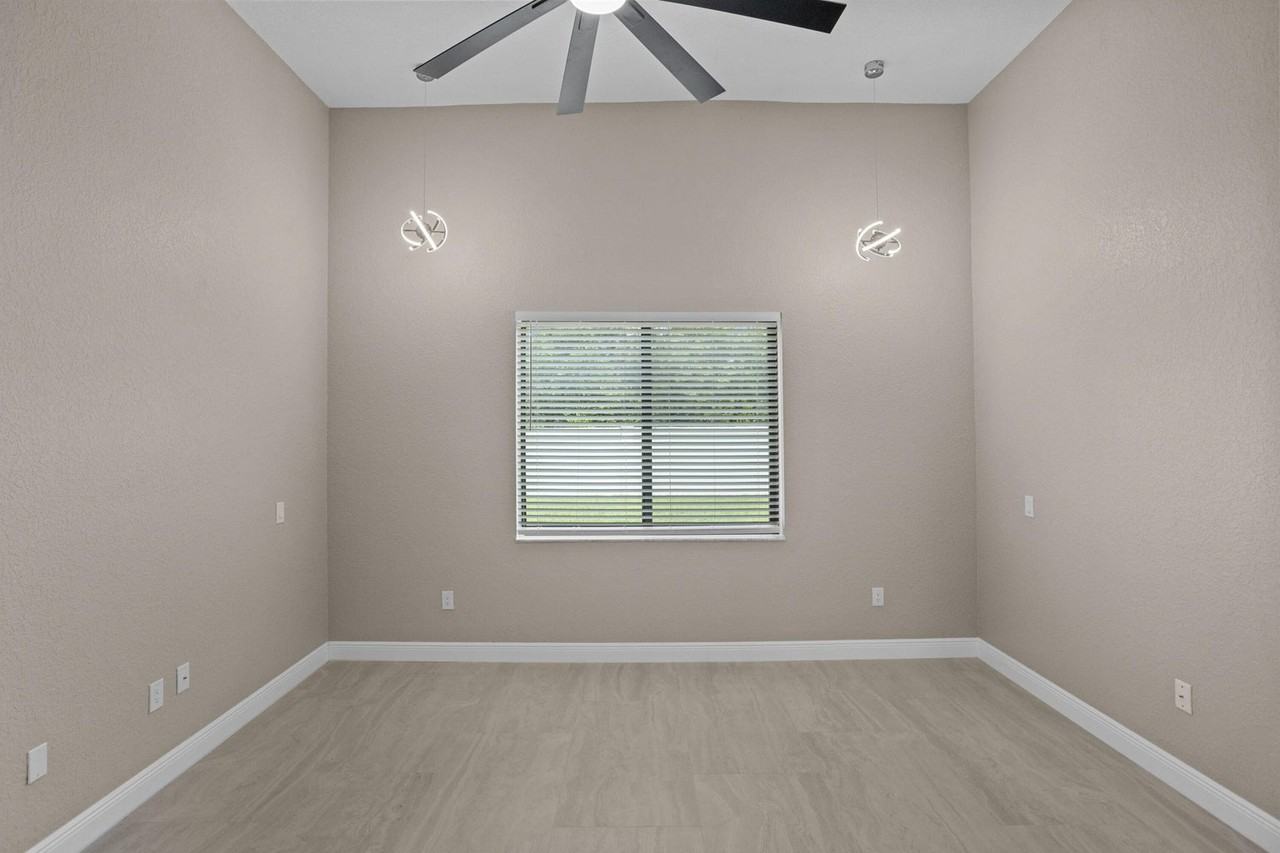 8985 Nw 45th Ct - Photo 4 of 8