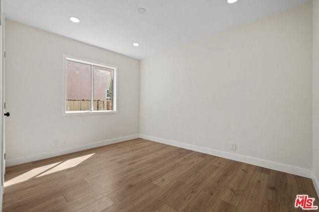 21009 Saticoy St - Photo 3 of 8