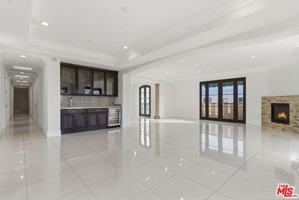 featured image of 462 South Maple Drive #PH