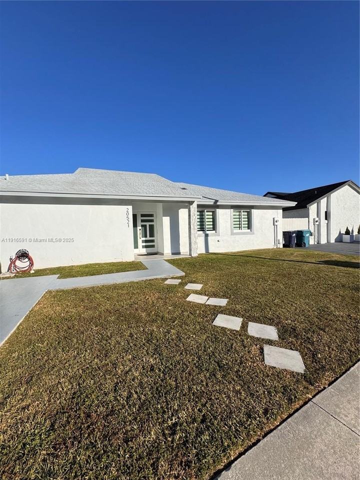 20521 Sw 125th Ave #20521 - Photo 3 of 8