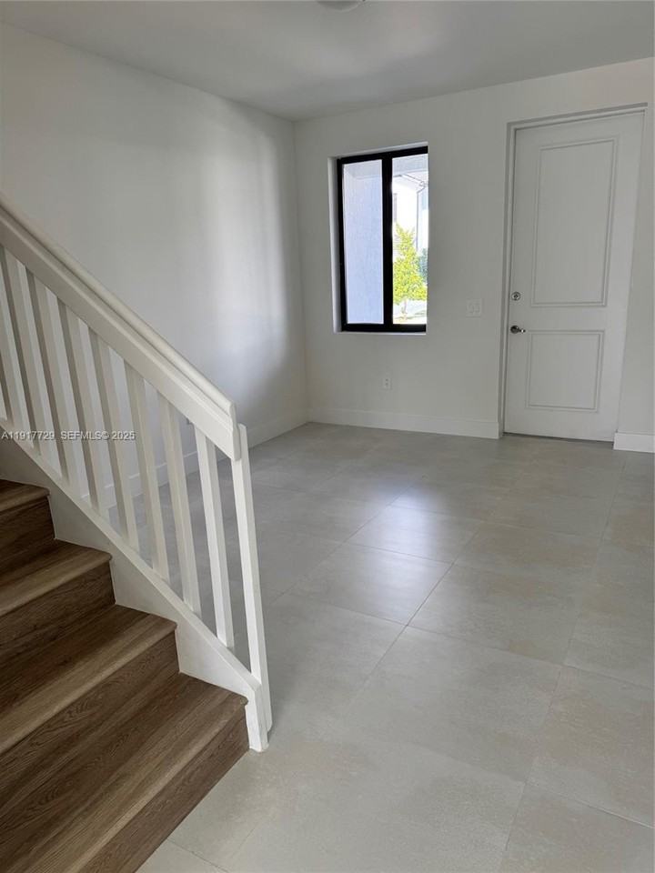 18948 Sw 344th Ter #18948 - Photo 5 of 8