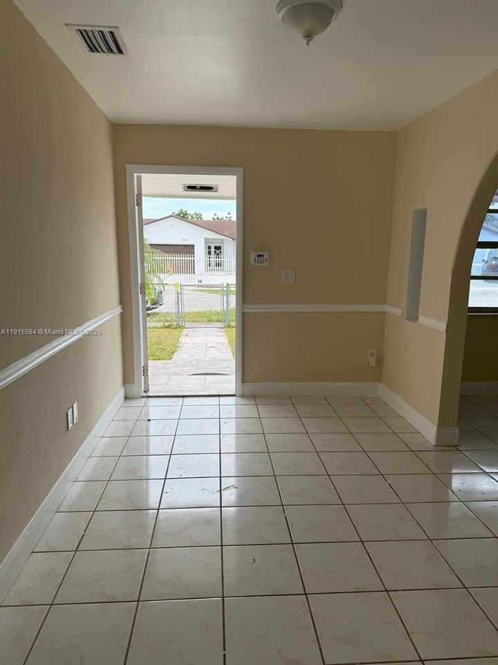 25912 Sw 133rd Pl - Photo 2 of 8