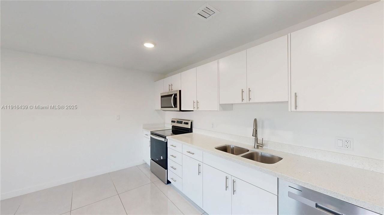 14546 Sw 260th St #14546 - Photo 2 of 8