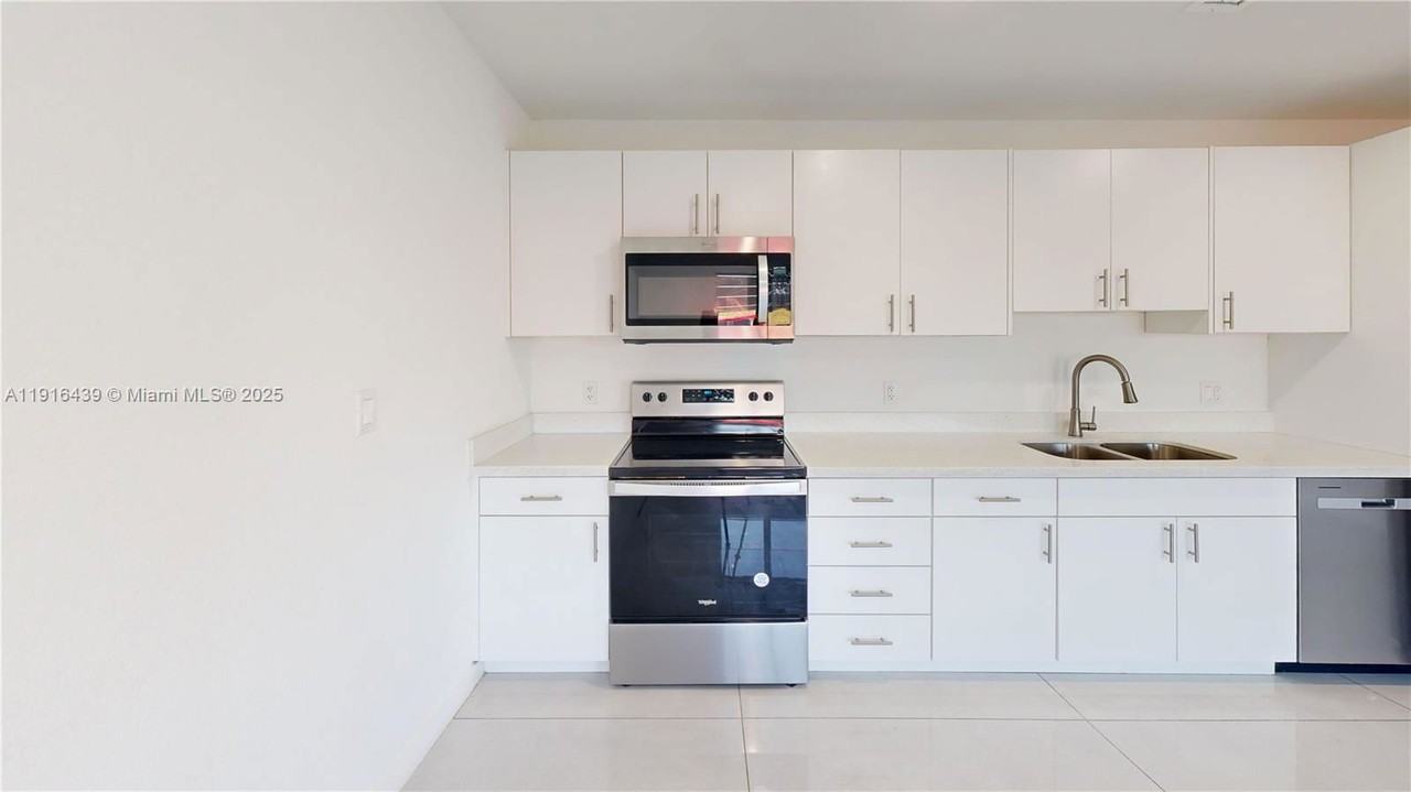 14546 Sw 260th St #14546 - Photo 4 of 8