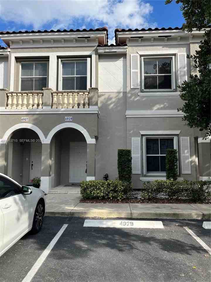 4929 Southwest 140th Terrace #5