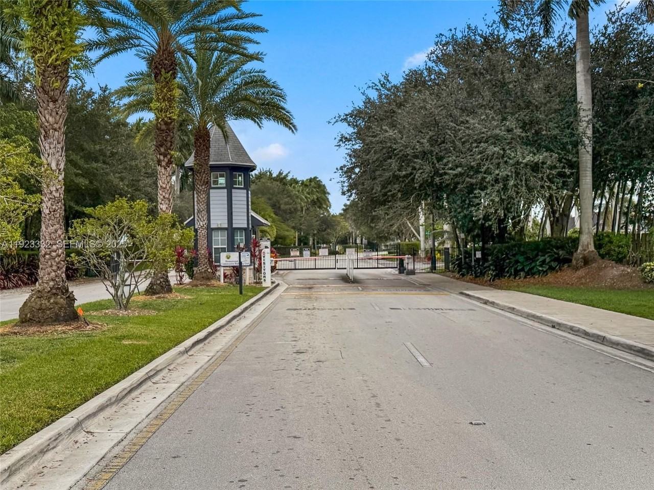 396 Ne 33rd Ter - Photo 3 of 42