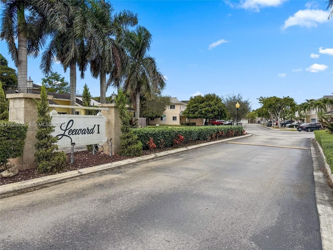 396 Ne 33rd Ter - Photo 4 of 42