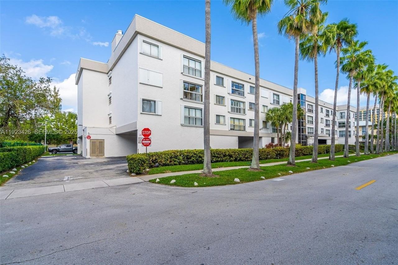 255 Galen Dr #2E - Photo 2 of 31