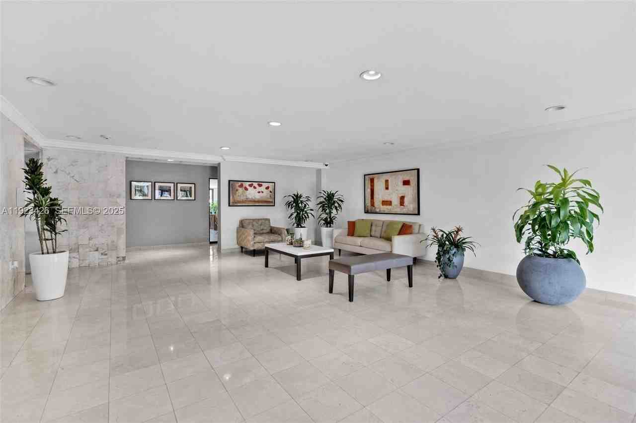 255 Galen Dr #2E - Photo 4 of 31