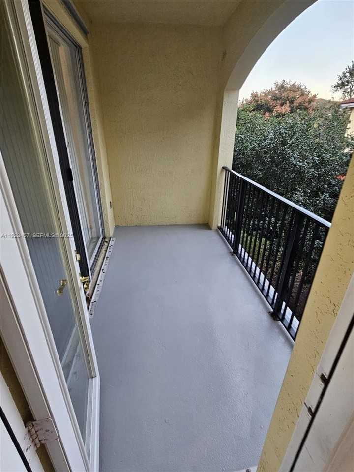 44 Se Sedona Cir #203 - Photo 2 of 16