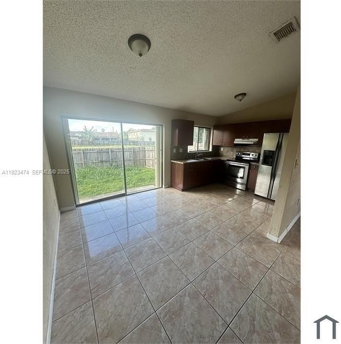 28120 Southwest 141st Place #28120 - Photo 4 of 17