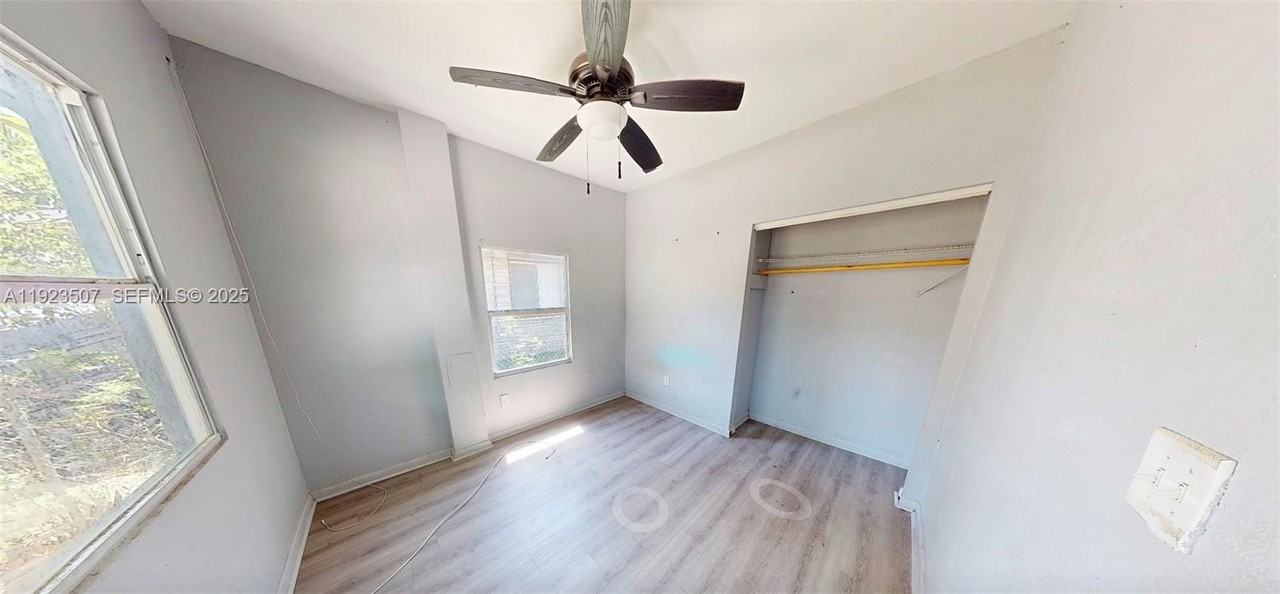 236 Ne 57th St #0 - Photo 2 of 11