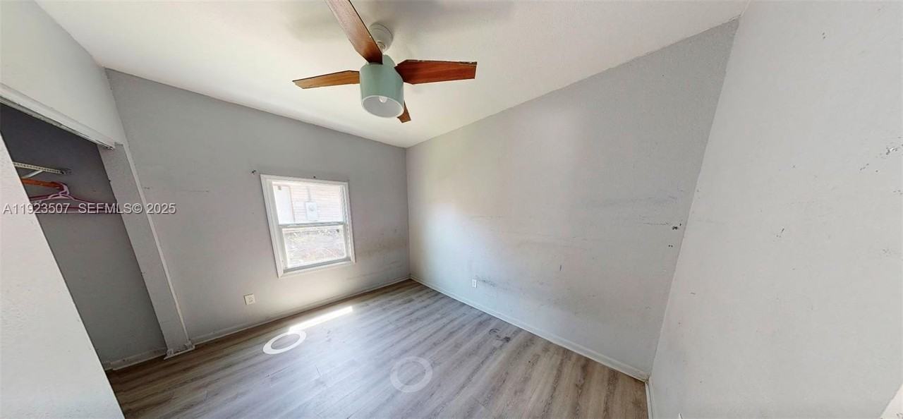 236 Ne 57th St #0 - Photo 5 of 11