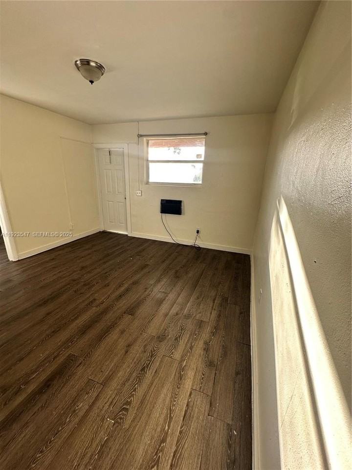 26627 Southwest 139th Avenue #26627 - Photo 3 of 14