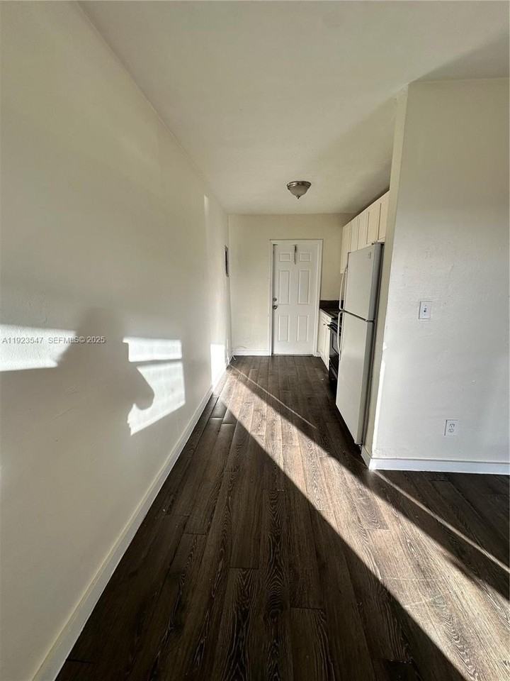 26627 Southwest 139th Avenue #26627 - Photo 4 of 14