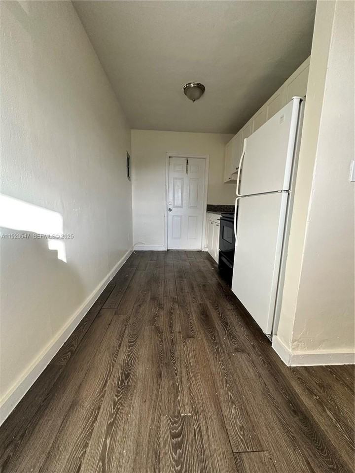 26627 Southwest 139th Avenue #26627 - Photo 7 of 14