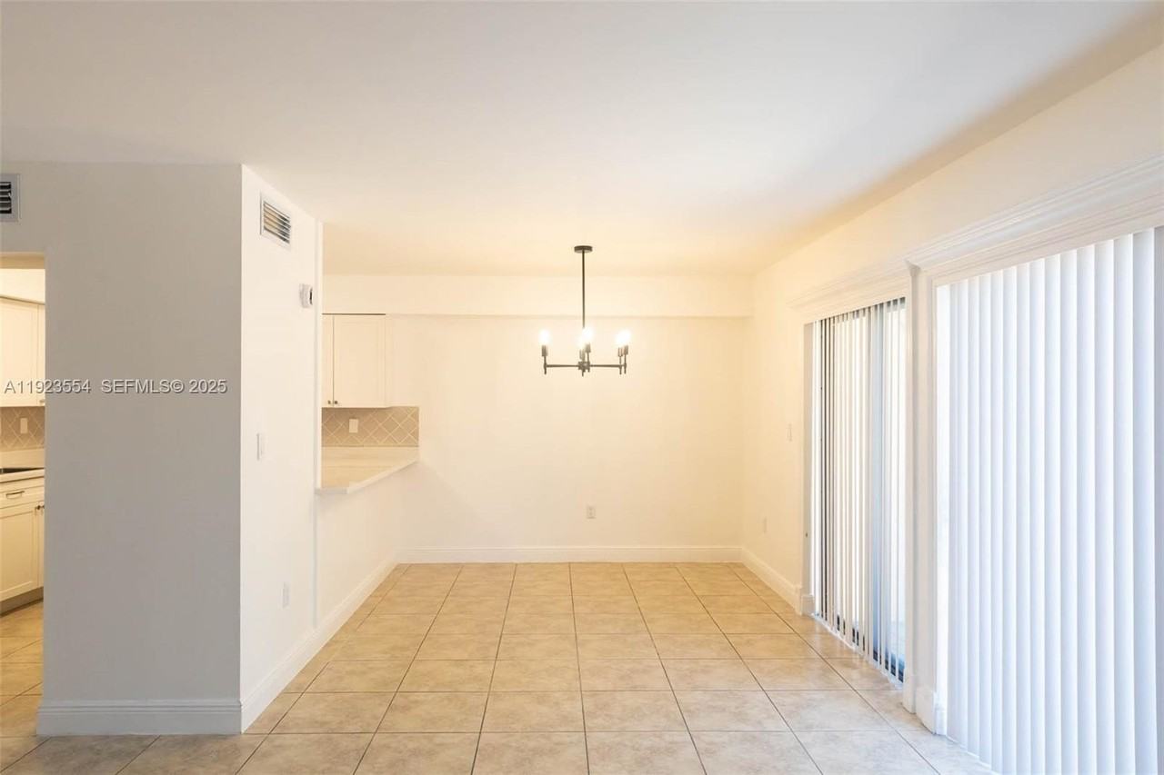 7028 Sw 106th Pl #7028 - Photo 4 of 19