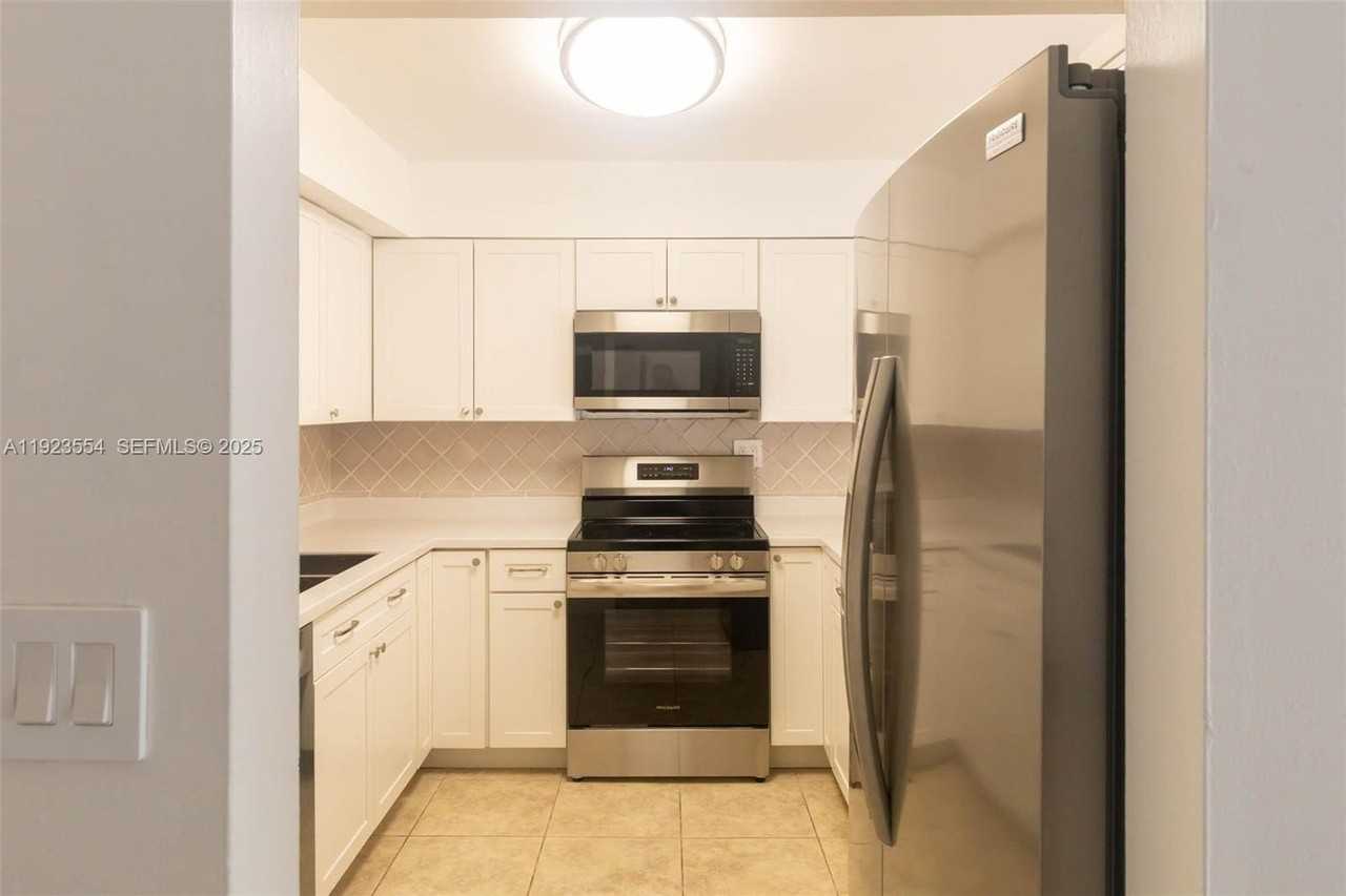 7028 Sw 106th Pl #7028 - Photo 7 of 19