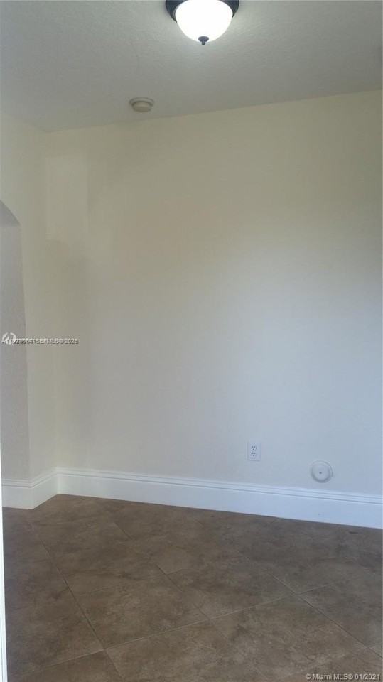 17050 Nw 81st Ave #17050 - Photo 4 of 18