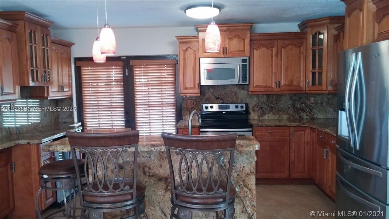 17050 Nw 81st Ave #17050 - Photo 6 of 18