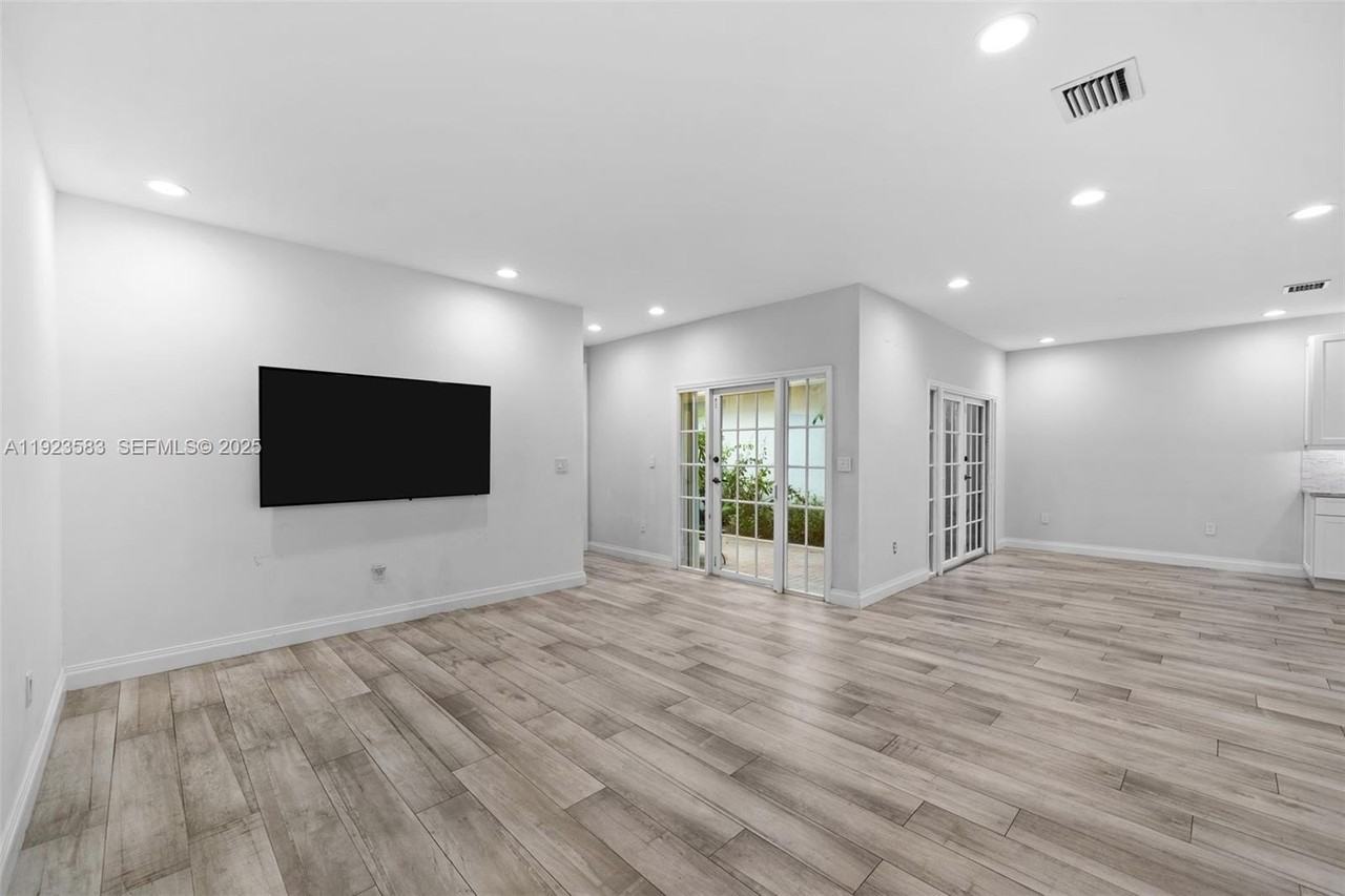 1240 Weeping Willow Way #1240 - Photo 7 of 42