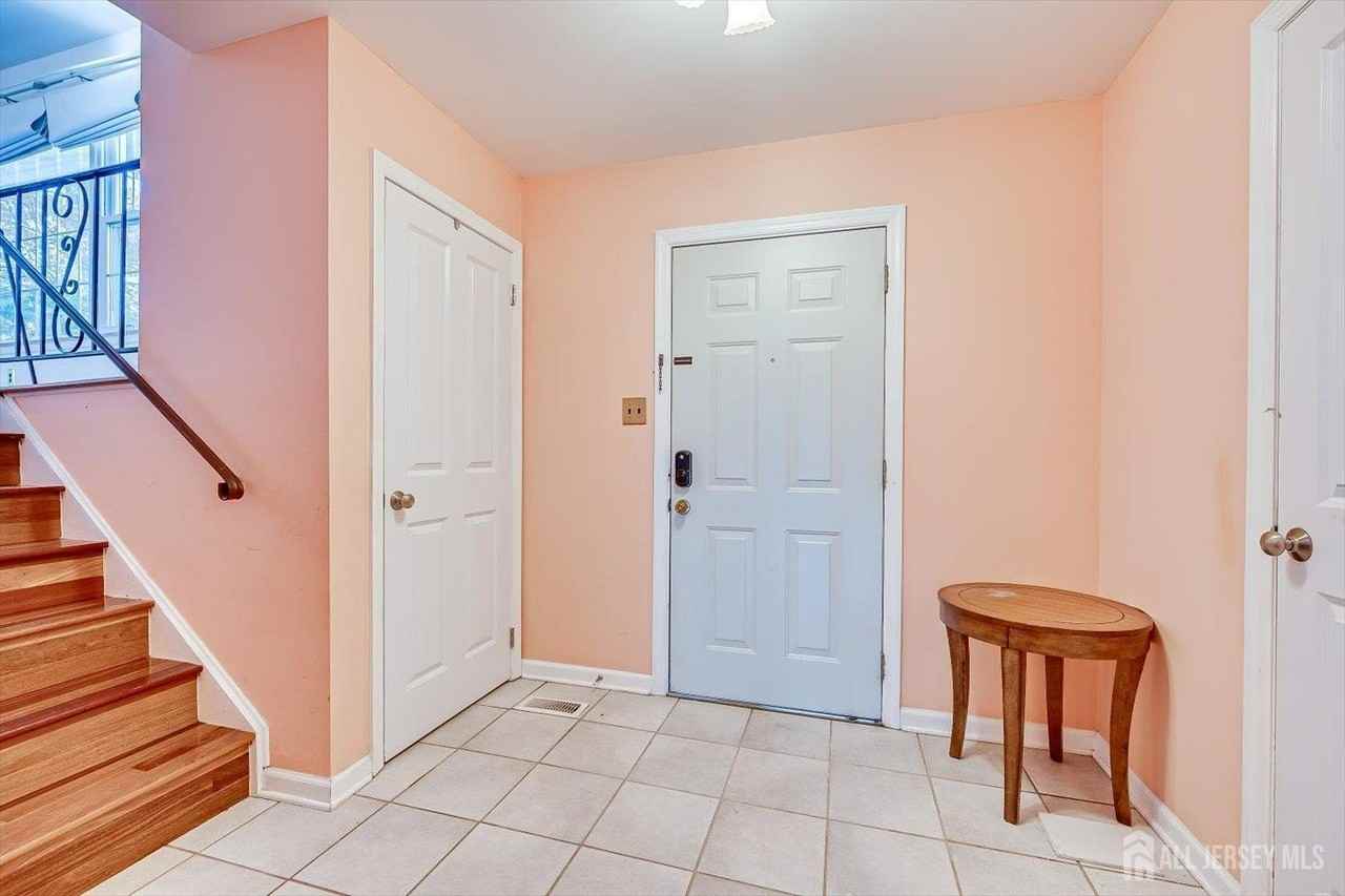 15 Howell Ave - Photo 2 of 27