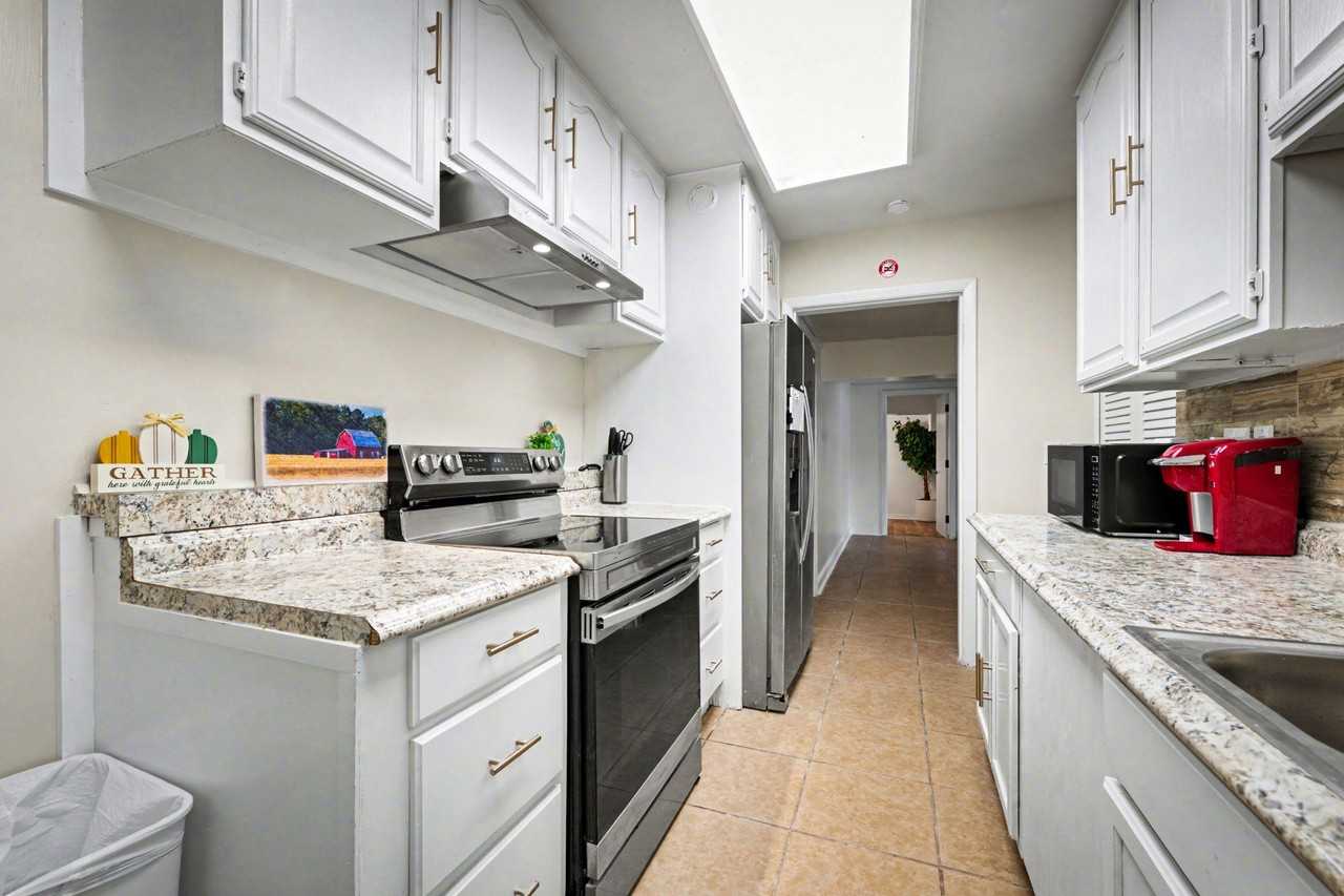 Rolling Hills Dr - Photo 3 of 17